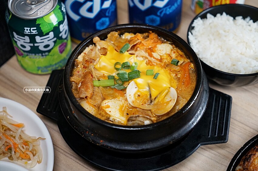 科博館必吃韓式料理，只要百元就能吃到道地韓式料理！必點石鍋拌飯，起司韓式炸雞，海鮮煎餅(免服務費)