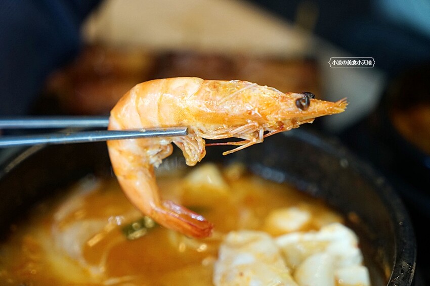 台中市西區台中平價韓式料理!韓劇美食這邊都吃得到，份量十足CP值高還免收服務費!