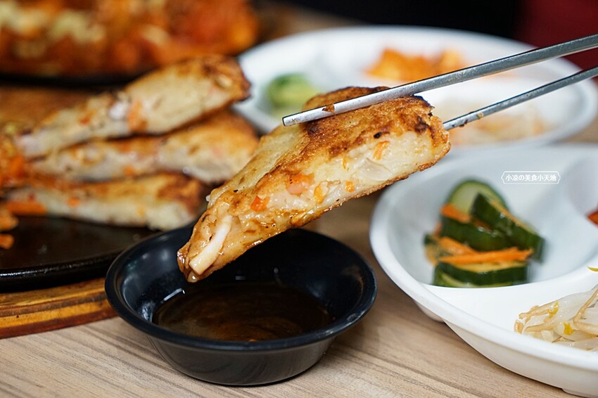 科博館必吃韓式料理，只要百元就能吃到道地韓式料理！必點石鍋拌飯，起司韓式炸雞，海鮮煎餅(免服務費)