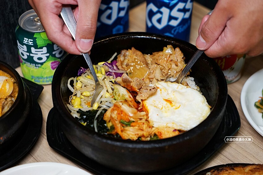 科博館必吃韓式料理，只要百元就能吃到道地韓式料理！必點石鍋拌飯，起司韓式炸雞，海鮮煎餅(免服務費)