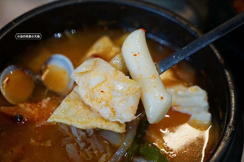 台中市西區台中平價韓式料理!韓劇美食這邊都吃得到，份量十足CP值高還免收服務費!