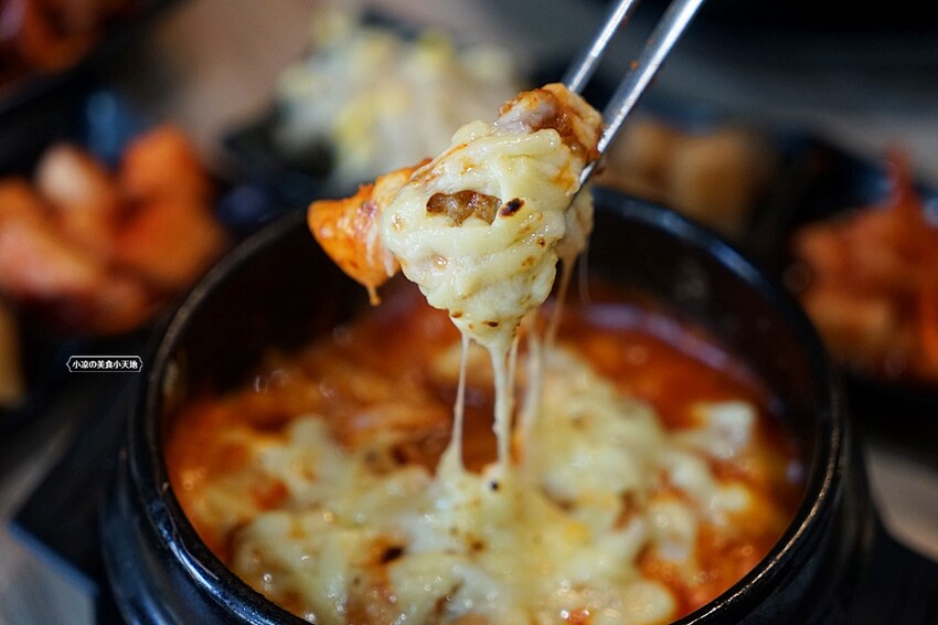 台中市西區台中平價韓式料理!韓劇美食這邊都吃得到，份量十足CP值高還免收服務費!