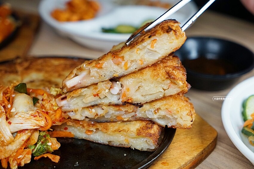 科博館必吃韓式料理，只要百元就能吃到道地韓式料理！必點石鍋拌飯，起司韓式炸雞，海鮮煎餅(免服務費)