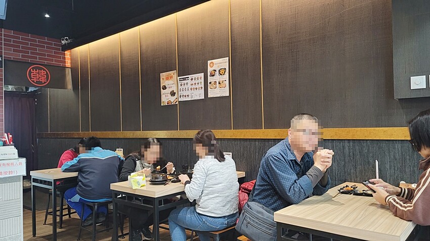 台中市西區台中平價韓式料理!韓劇美食這邊都吃得到，份量十足CP值高還免收服務費!