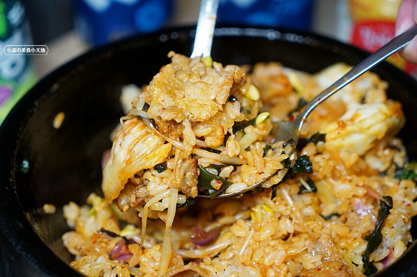 科博館必吃韓式料理，只要百元就能吃到道地韓式料理！必點石鍋拌飯，起司韓式炸雞，海鮮煎餅(免服務費)