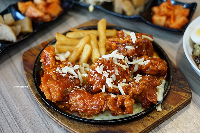 台中市西區台中平價韓式料理!韓劇美食這邊都吃得到，份量十足CP值高還免收服務費!