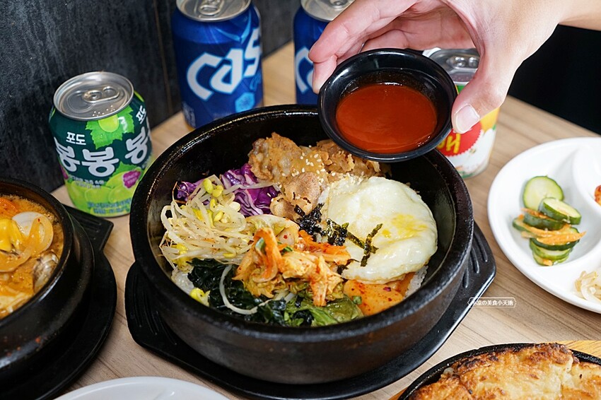 科博館必吃韓式料理，只要百元就能吃到道地韓式料理！必點石鍋拌飯，起司韓式炸雞，海鮮煎餅(免服務費)