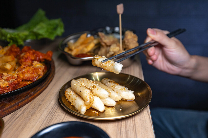 阿里郎韓式小館｜2025台中科博館美食推薦｜起司炸雞｜石鍋拌飯｜隱藏版台中韓式料理推薦｜台中西區美食推薦