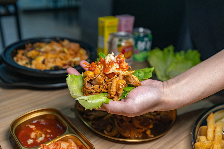 阿里郎韓式小館｜2025台中科博館美食推薦｜起司炸雞｜石鍋拌飯｜隱藏版台中韓式料理推薦｜台中西區美食推薦