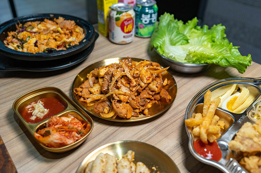 阿里郎韓式小館｜2025台中科博館美食推薦｜起司炸雞｜石鍋拌飯｜隱藏版台中韓式料理推薦｜台中西區美食推薦