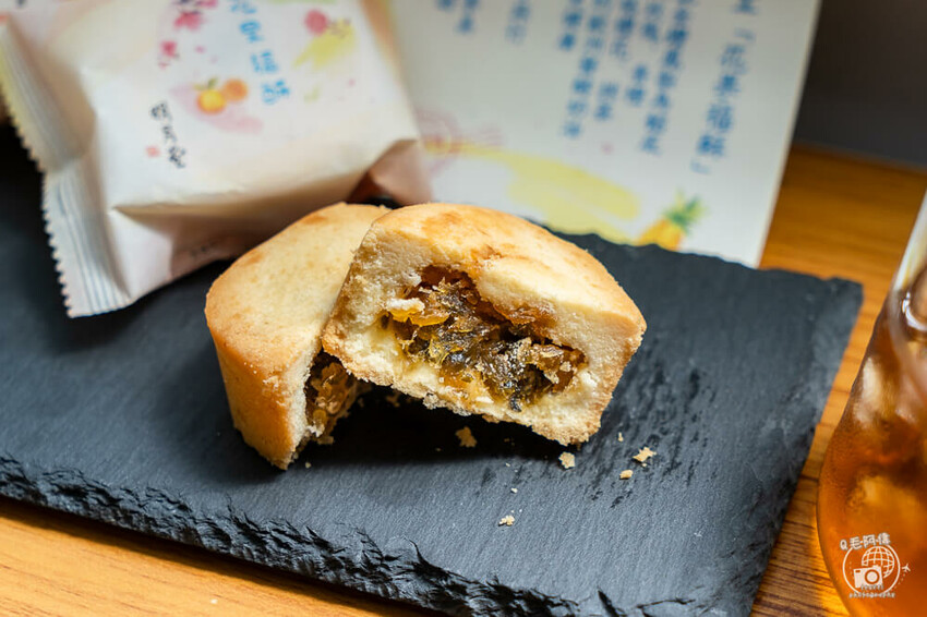 新北市三重區明月堂 | 台北伴手禮90年老店新品禮盒推薦！台灣創意鳳梨酥，花香果香兼茶香～