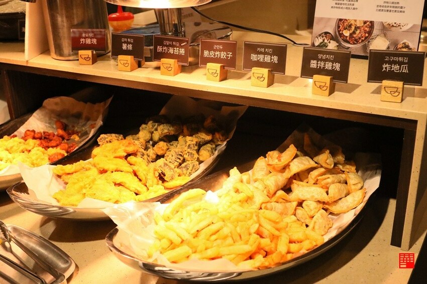 299元韓國年糕火鍋吃到飽!兩餐「邪惡起司瀑布配麻油炒飯」的超狂人氣吃法 - 跟著華少吃吃吃