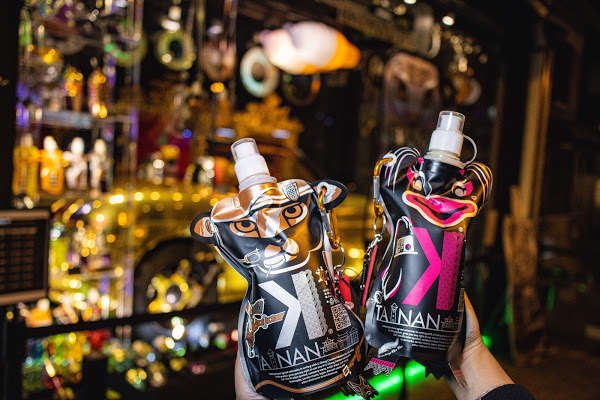 金色跑車開進台南最潮飲料店，還有超吸睛的『雷神之槌』造型瓶！