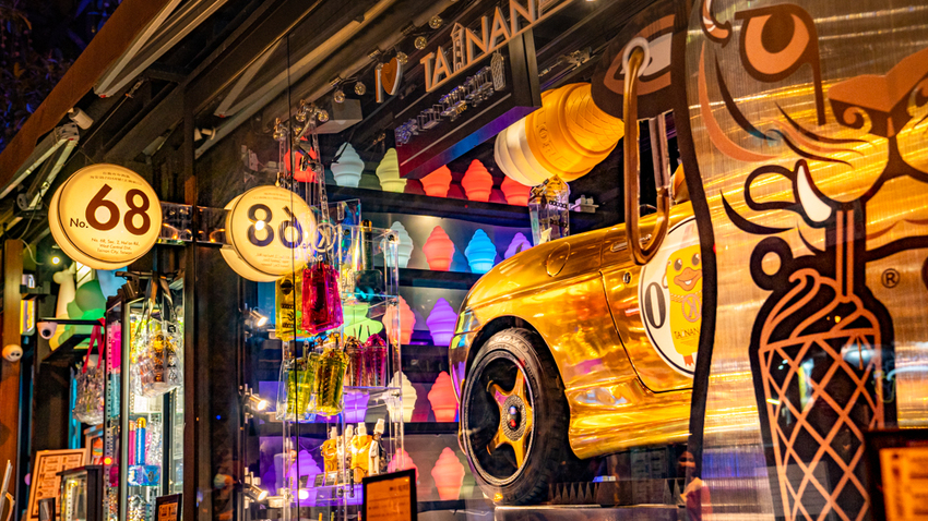 台南最ㄏ一花的飲料店在這裡！全新鎚子瓶，紅色藍色你選哪一個?