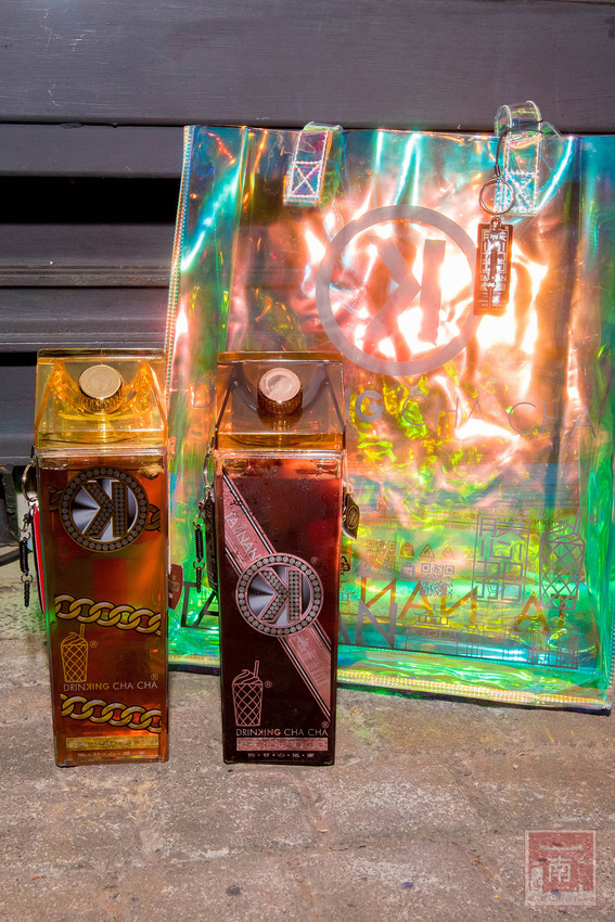 【臺南飲料】台南獨家在地味飲料瓶｜海安路新打卡地標｜泰式奶茶搭配網美瓶｜natura水果氣泡飲｜是飲料店也是文創品~~朕心加加 - 南人幫