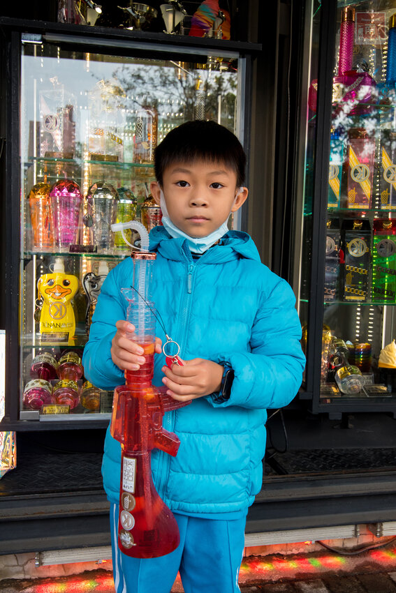 【臺南美食】台南最潮飲料店｜google海安路打卡點搜尋排名第一｜最新商品-撿到槍｜台南獨家文青飲料瓶｜虎年應景水袋~~朕心加加 - 南人幫