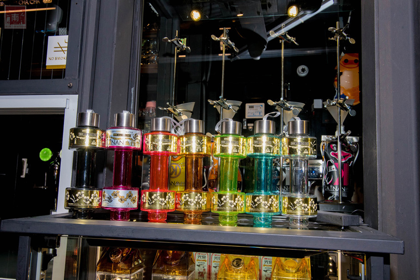 【臺南飲料】台南獨家在地味飲料瓶｜海安路新打卡地標｜泰式奶茶搭配網美瓶｜natura水果氣泡飲｜是飲料店也是文創品~~朕心加加 - 南人幫