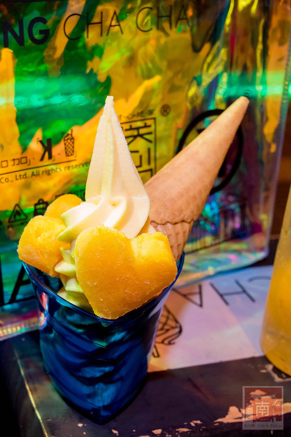 【臺南飲料】台南獨家在地味飲料瓶｜海安路新打卡地標｜泰式奶茶搭配網美瓶｜natura水果氣泡飲｜是飲料店也是文創品~~朕心加加 - 南人幫