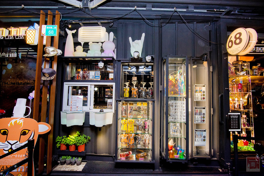 【臺南飲料】台南獨家在地味飲料瓶｜海安路新打卡地標｜泰式奶茶搭配網美瓶｜natura水果氣泡飲｜是飲料店也是文創品~~朕心加加 - 南人幫