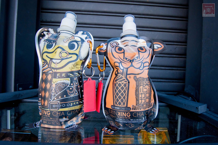 【臺南飲料】台南獨家在地味飲料瓶｜海安路新打卡地標｜泰式奶茶搭配網美瓶｜natura水果氣泡飲｜是飲料店也是文創品~~朕心加加 - 南人幫