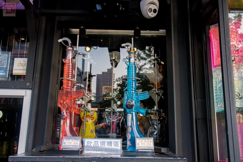 【臺南飲料】巧遇姑丈羅時豐錄節目，節目推薦疑似尿袋飲料(誤)，是撿到槍飲料造型造成搶購~~朕心加加 - 南人幫