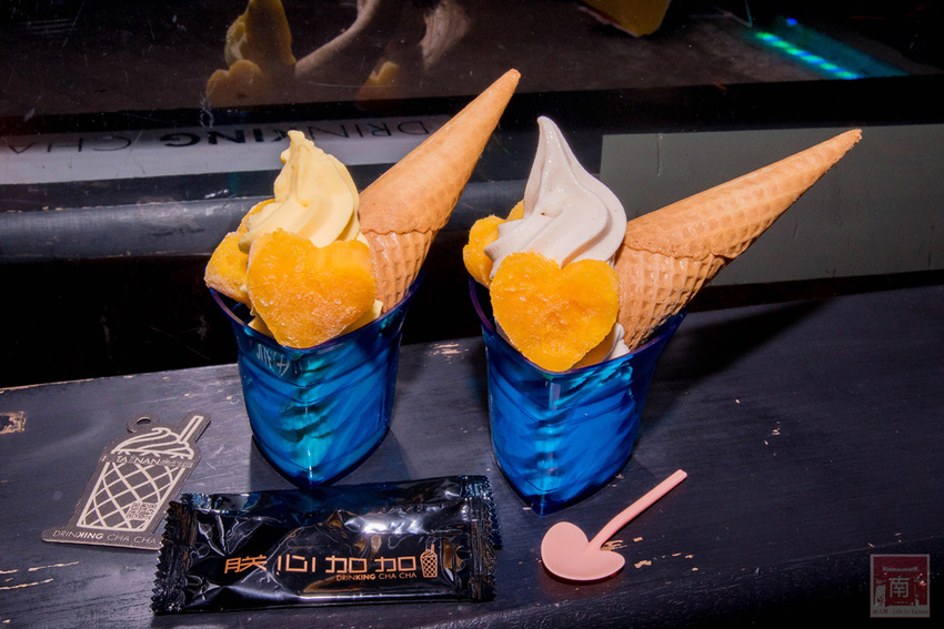 【臺南飲料】台南獨家在地味飲料瓶｜海安路新打卡地標｜泰式奶茶搭配網美瓶｜natura水果氣泡飲｜是飲料店也是文創品~~朕心加加 - 南人幫