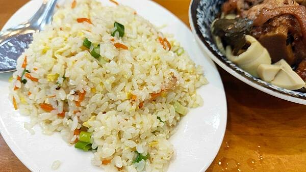 【坪林美食】泰源茶莊|CP值爆表!沒有低消,文山包種茶免費讓你喝到飽!更有茶油料理超美味