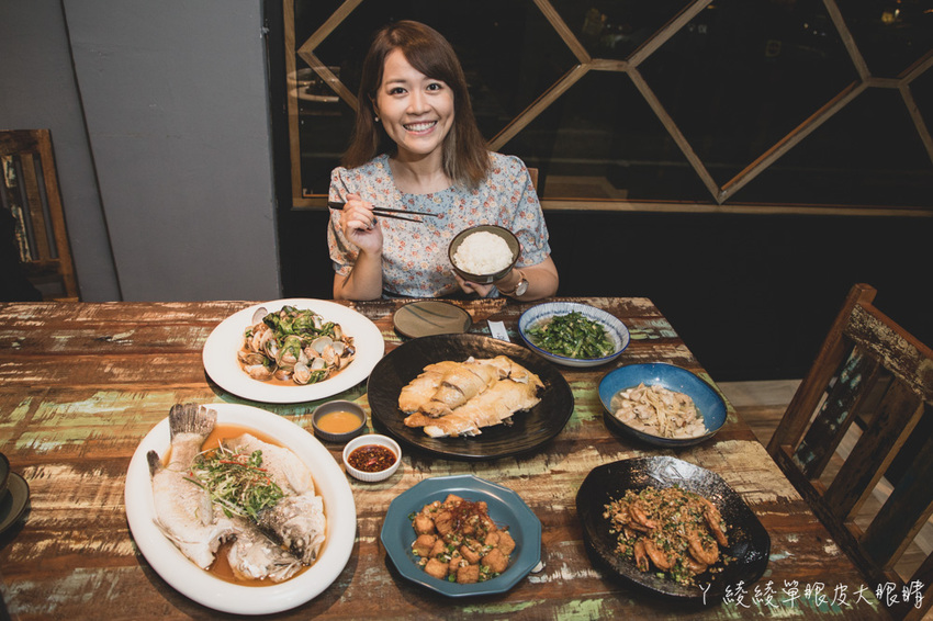 一整顆鳳梨酥免費試吃！嘉義民雄旺萊山鳳梨插旗新竹巨城，新竹伴手禮下午茶點心首選