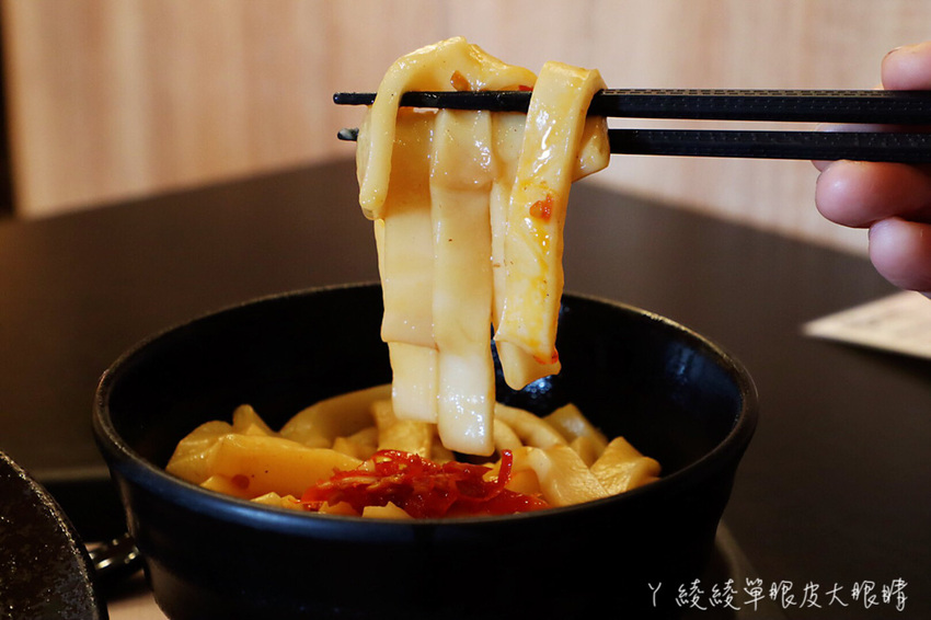 傳說中有點神奇的滷味店!新竹宵夜滷味新吃法,湯頭免費續!滿大碗滷味專門店必吃獨家蒜爆炒滷味