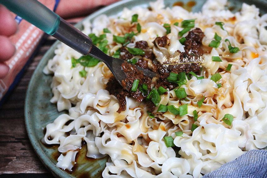 漢來美食 來拌麵 鑫囍國際,林美秀,林美秀推薦,國民媽媽,五興來拌麵,momo 乾麵推薦,momo來拌麵,momo禮盒,來拌麵評價,來拌麵漢來,來拌麵ptt