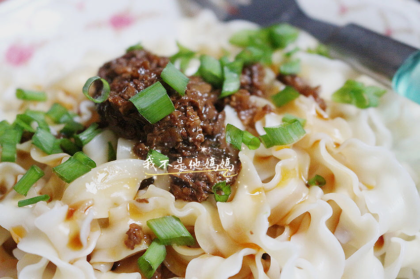 漢來美食 來拌麵 漢來飯店,來拌麵,乾拌麵推薦,日曬關廟麵,椒麻紅油,肉燥乾麵推薦,乾麵禮盒推薦,宵夜 乾麵,過年禮盒推薦,手打麵推薦,手打麵禮盒,家常麵禮盒