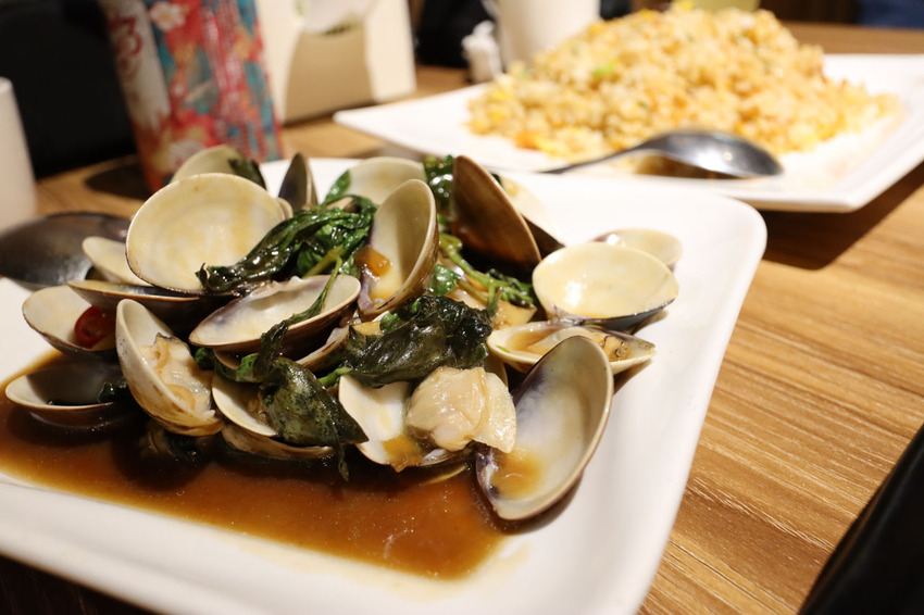 【台北內湖｜鳥居町日料居酒屋】爽快吃肉、大口品酒，人氣日式串燒居酒屋，近捷運東湖站／平價串燒 - Rita旅食生活