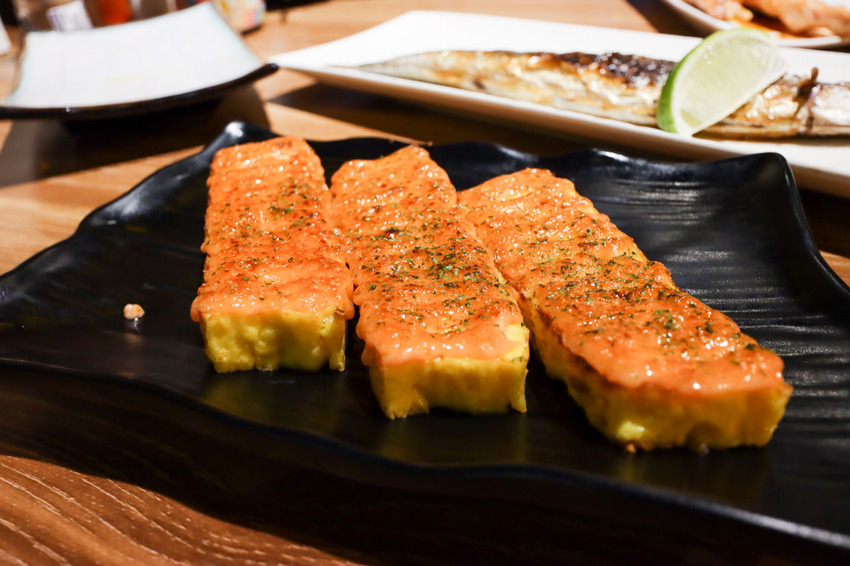 【台北內湖｜鳥居町日料居酒屋】爽快吃肉、大口品酒，人氣日式串燒居酒屋，近捷運東湖站／平價串燒 - Rita旅食生活