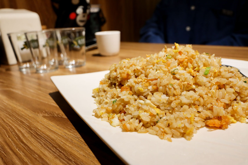 【台北內湖｜鳥居町日料居酒屋】爽快吃肉、大口品酒，人氣日式串燒居酒屋，近捷運東湖站／平價串燒 - Rita旅食生活