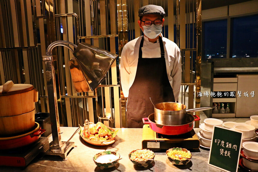 MEGA50/50樓Cafe 自助吃到飽餐廳｜期間限定日本A5和牛握壽司、草莓甜點吃到飽，參考價位及營業時間(捷運板橋站)