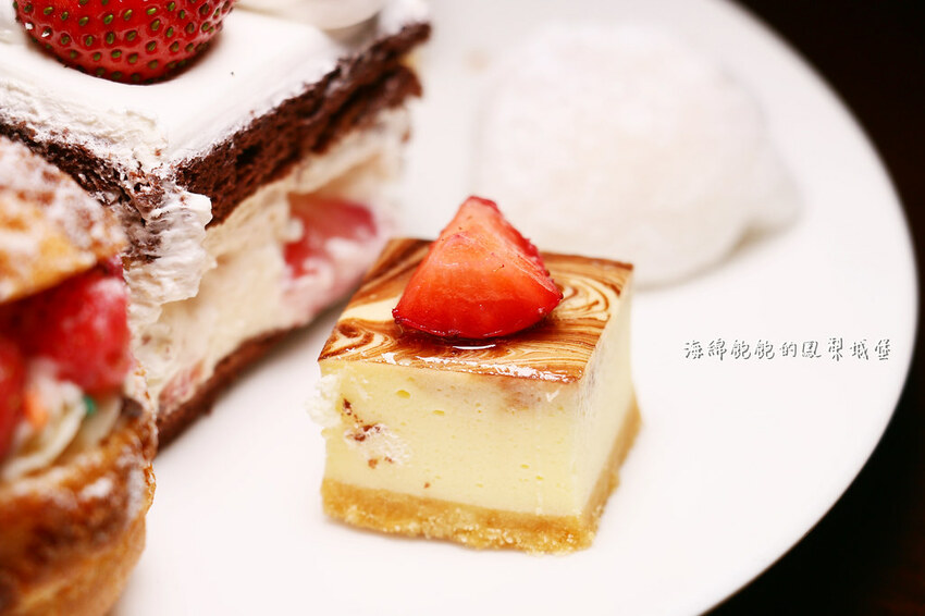 MEGA50/50樓Cafe 自助吃到飽餐廳｜期間限定日本A5和牛握壽司、草莓甜點吃到飽，參考價位及營業時間(捷運板橋站)