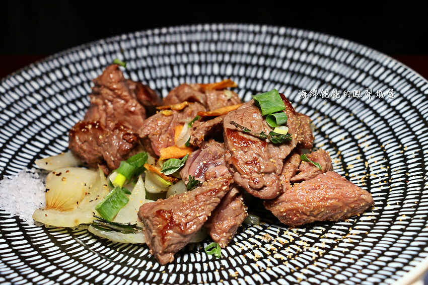 MEGA50/50樓Cafe 自助吃到飽餐廳｜期間限定日本A5和牛握壽司、草莓甜點吃到飽，參考價位及營業時間(捷運板橋站)