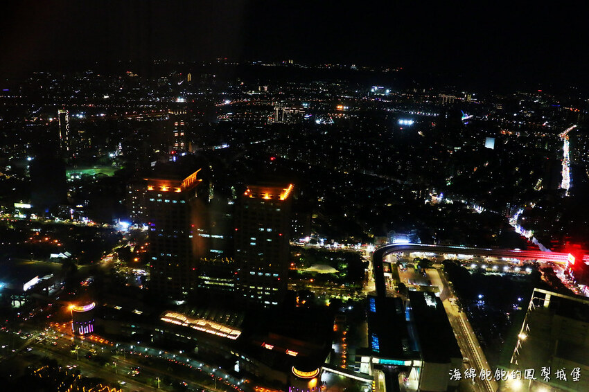 MEGA50/50樓Cafe 自助吃到飽餐廳｜期間限定日本A5和牛握壽司、草莓甜點吃到飽，參考價位及營業時間(捷運板橋站)