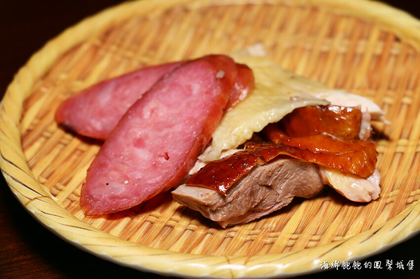 MEGA50/50樓Cafe 自助吃到飽餐廳｜期間限定日本A5和牛握壽司、草莓甜點吃到飽，參考價位及營業時間(捷運板橋站)