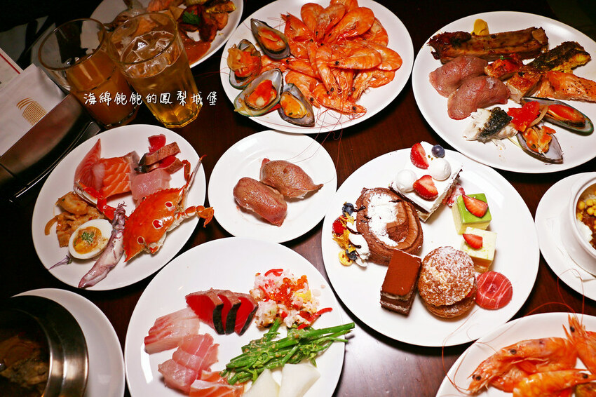 MEGA50/50樓Cafe 自助吃到飽餐廳｜期間限定日本A5和牛握壽司、草莓甜點吃到飽，參考價位及營業時間(捷運板橋站)