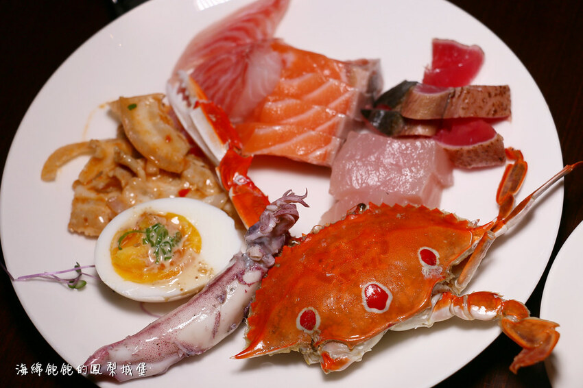 MEGA50/50樓Cafe 自助吃到飽餐廳｜期間限定日本A5和牛握壽司、草莓甜點吃到飽，參考價位及營業時間(捷運板橋站)