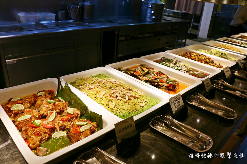 MEGA50/50樓Cafe 自助吃到飽餐廳｜期間限定日本A5和牛握壽司、草莓甜點吃到飽，參考價位及營業時間(捷運板橋站)