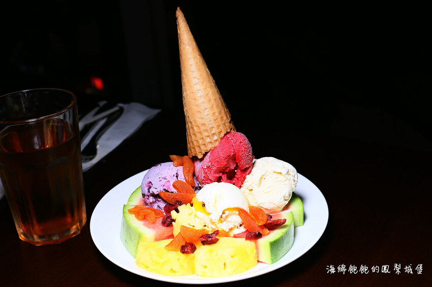 MEGA50/50樓Cafe 自助吃到飽餐廳｜期間限定日本A5和牛握壽司、草莓甜點吃到飽，參考價位及營業時間(捷運板橋站)