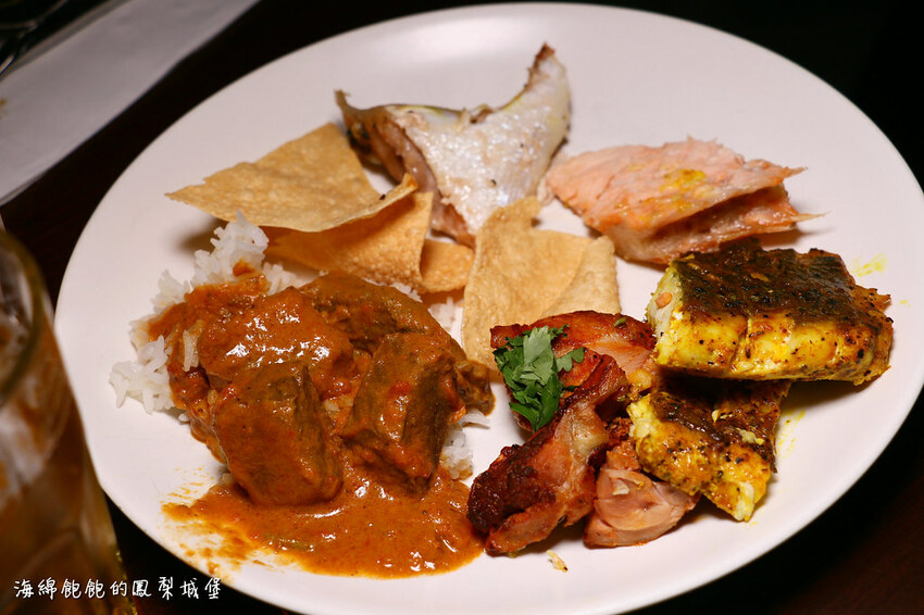 MEGA50/50樓Cafe 自助吃到飽餐廳｜期間限定日本A5和牛握壽司、草莓甜點吃到飽，參考價位及營業時間(捷運板橋站)