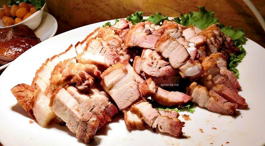 崇德路商圈最大自助式海陸百匯吃到飽，平午買二送一，除夕圍爐新選擇，近洲際棒球場，君宴百食匯 - 蘋果話日常