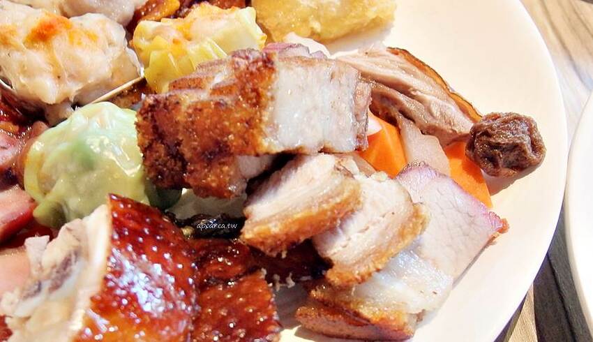 崇德路商圈最大自助式海陸百匯吃到飽，平午買二送一，除夕圍爐新選擇，近洲際棒球場，君宴百食匯 - 蘋果話日常