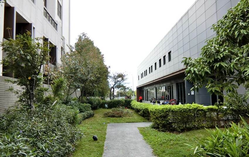 崇德路商圈最大自助式海陸百匯吃到飽，平午買二送一，除夕圍爐新選擇，近洲際棒球場，君宴百食匯 - 蘋果話日常