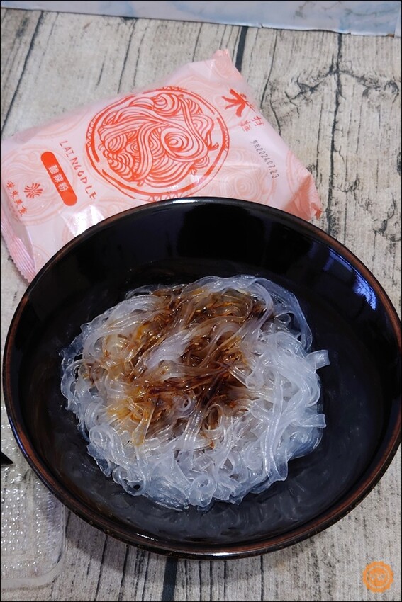 高雄市前金區宅配美食推薦：漢來美食-來拌麵（酸辣粉、胡麻椒香、椒麻醬香）、蛋捲開箱試吃