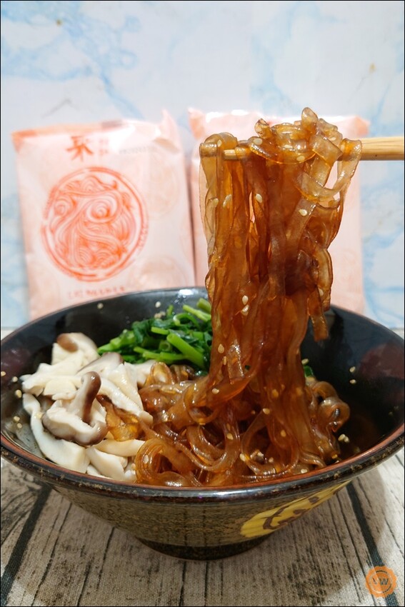 高雄市前金區宅配美食推薦：漢來美食-來拌麵（酸辣粉、胡麻椒香、椒麻醬香）、蛋捲開箱試吃