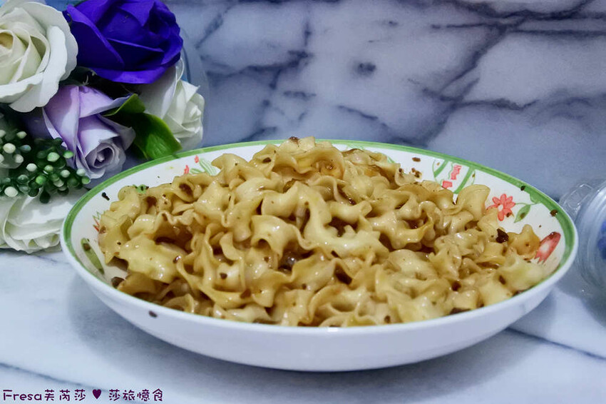 宅配美食【漢來美食】五星級來拌麵＋酸辣粉.添加未來肉臊超獨特.輕鬆在家七分鐘打造飯店級麵攤│拌麵推薦│素